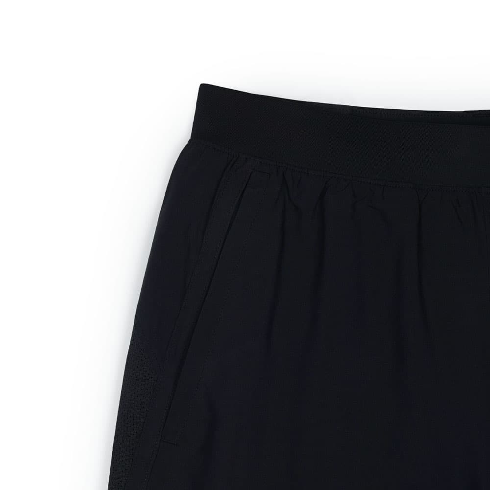 언더아머 UA 론치 7인치 쇼츠 1382620-001