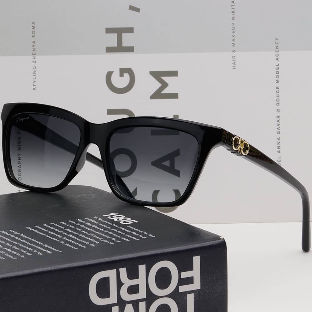 페라가모 선글라스 SF1027S 001 블랙 캣아이 사각 뿔테 명품