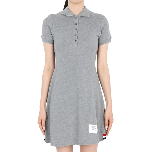 디몬트 23 S/S 톰브라운 여성 로고 패치 피케 테니스 원피스(그레이) FJD097A 00050 055