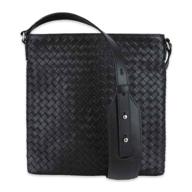 디몬트 24 S/S 보테가베네타 남성 인트레치아토 메신저 크로스백(블랙) 577534 V4651 8803