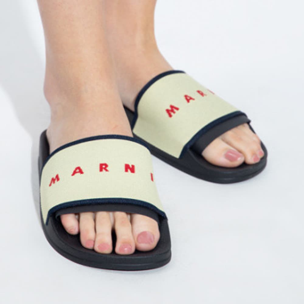 당일배송마르니 여성 로고 자카드 밴드 러버 오프화이트블랙 슬리퍼 SAMS015402 P4547 ZO101