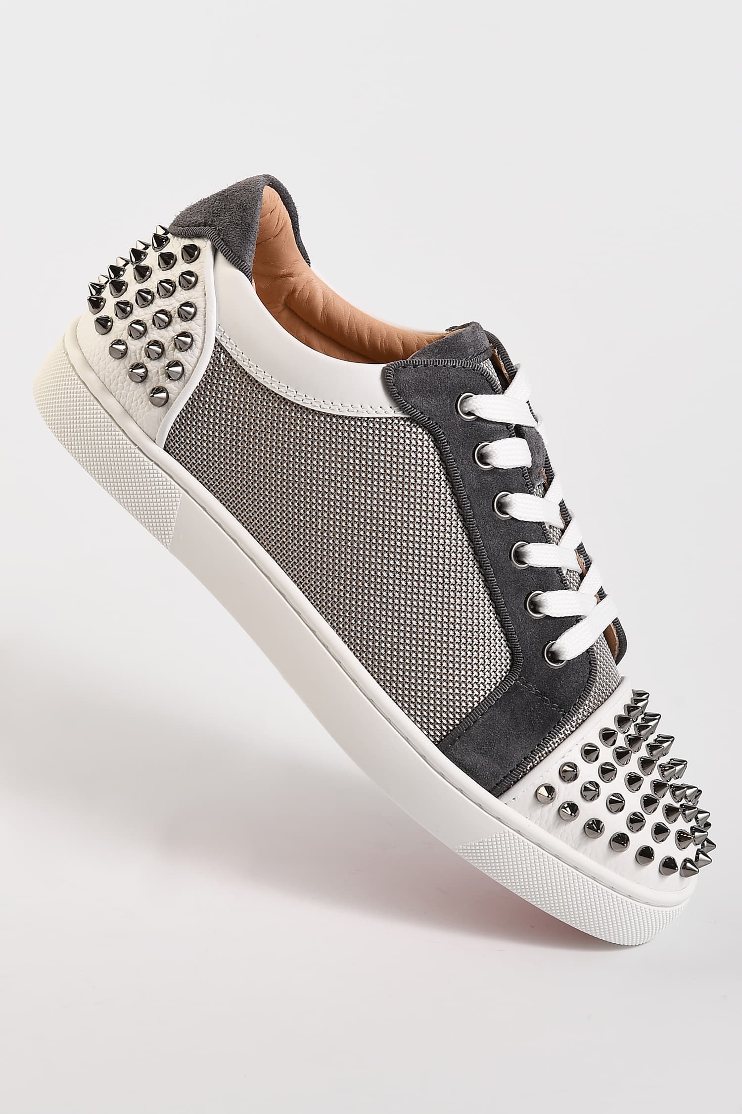 당일배송크리스찬루부탱 남성 사바스테 스파이크 레더 로우탑 그레이 스니커즈 1210287