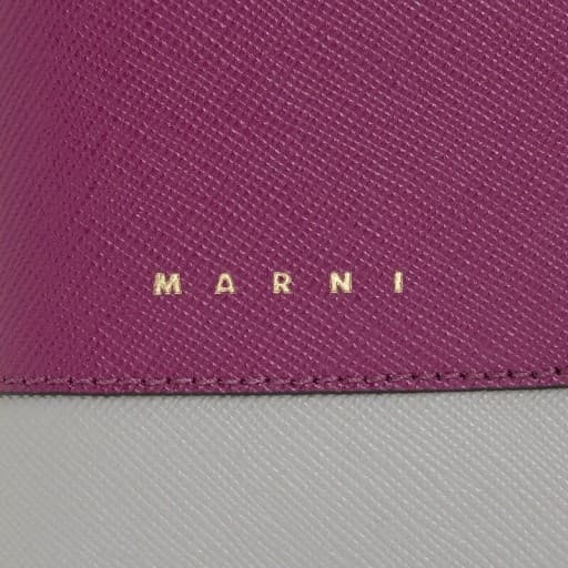 당일배송마르니 여성 골드로고 사피아노 3단 반지갑 플럼애쉬모카 지갑 PFMO0052U8LV520 Z563N