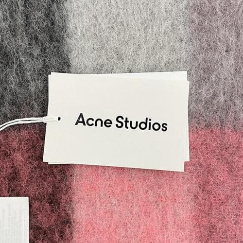 [논현 더팩토리](당일) 24FW 아크네 로고 패치 모헤어 체크 스카프 머플러 모브 (CA0084 DL3)