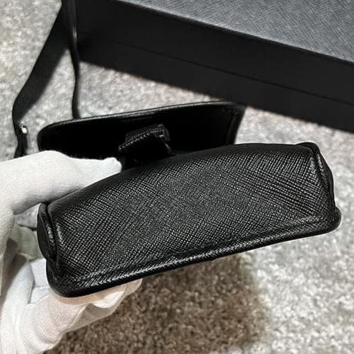 [논현 더팩토리](당일) 프라다 삼각 로고 리나일론 폰 케이스 크로스백 (2ZH109 2DMH F0002)