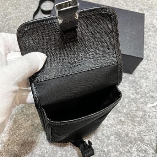 [논현 더팩토리](당일) 프라다 삼각 로고 리나일론 폰 케이스 크로스백 (2ZH109 2DMH F0002)