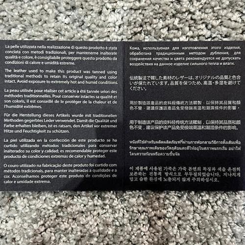 [논현 더팩토리](당일) 프라다 삼각 로고 사피아노 가죽 키체인 키링 (2PP080 053 F0002)