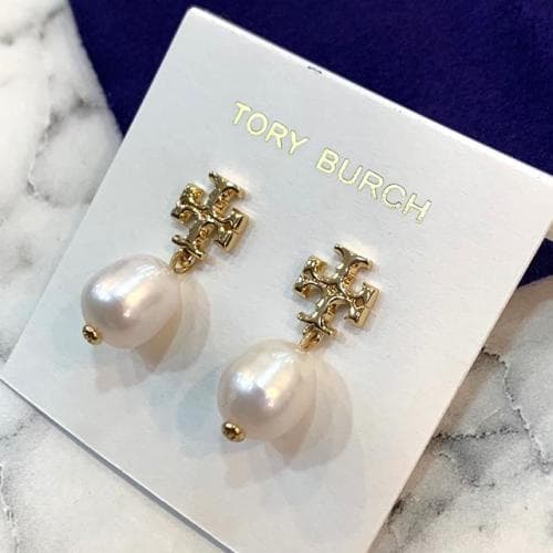 [논현 더팩토리](당일) 24SS 토리버치 KIRA 키라 펄 드롭 이어링 귀걸이 (65156 709)