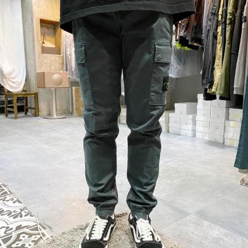 [논현 더팩토리](당일) 스톤아일랜드 와펜 포켓 카고 조거 팬츠 (7915313L1 V0162)