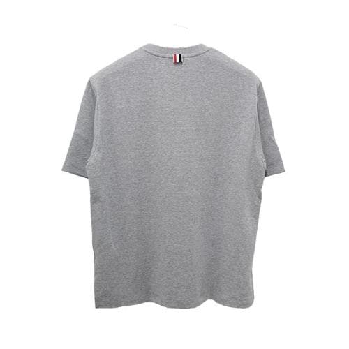 [논현 더팩토리](당일) 24SS 톰브라운 삼선 포켓 오버사이즈 반팔티 (MJS183A 07323 055)