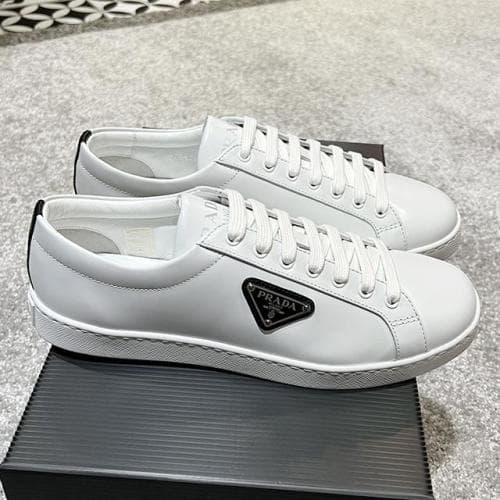 [논현 더팩토리](당일) 프라다 삼각 로고 브러시드 가죽 스니커즈 (2EE376 3F0E F0964)