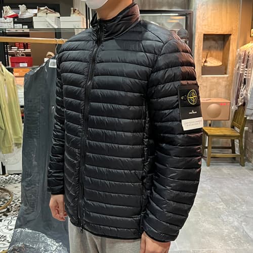[논현 더팩토리](당일) 스톤아일랜드 와펜 경량 패딩 다운 자켓 (781541524 V0020)