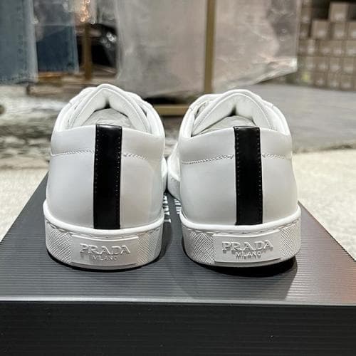 [논현 더팩토리](당일) 프라다 삼각 로고 브러시드 가죽 스니커즈 (2EE376 3F0E F0964)