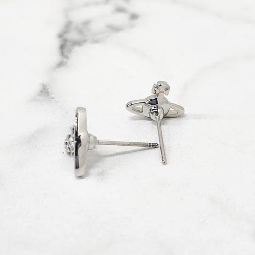 [논현 더팩토리](당일) 24FW 비비안웨스트우드 나노 솔리테어 로고 이어링 귀걸이 (62010037 02P116 P116)