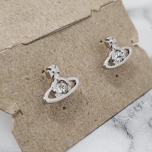 [논현 더팩토리](당일) 24FW 비비안웨스트우드 나노 솔리테어 로고 이어링 귀걸이 (62010037 02P116 P116)