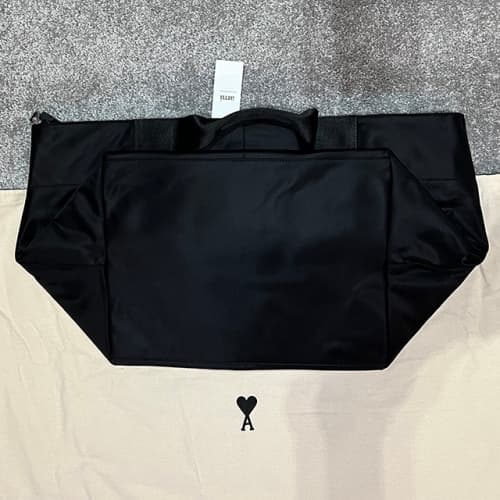 [논현 더팩토리](당일) 아미 로고 워터 리펠런트 나일론 라지 토트백 (ULL141 902 001)