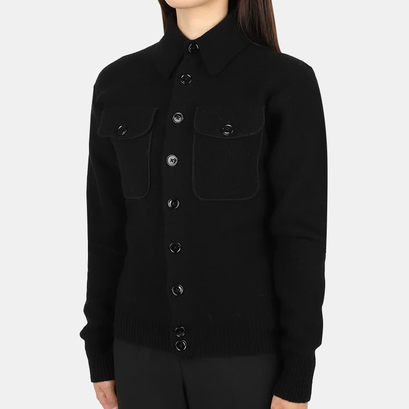 디몬트 22 F/W 르메르 여성 카라넥 투포켓 니트 가디건(블랙) KN685 LK107 BK999