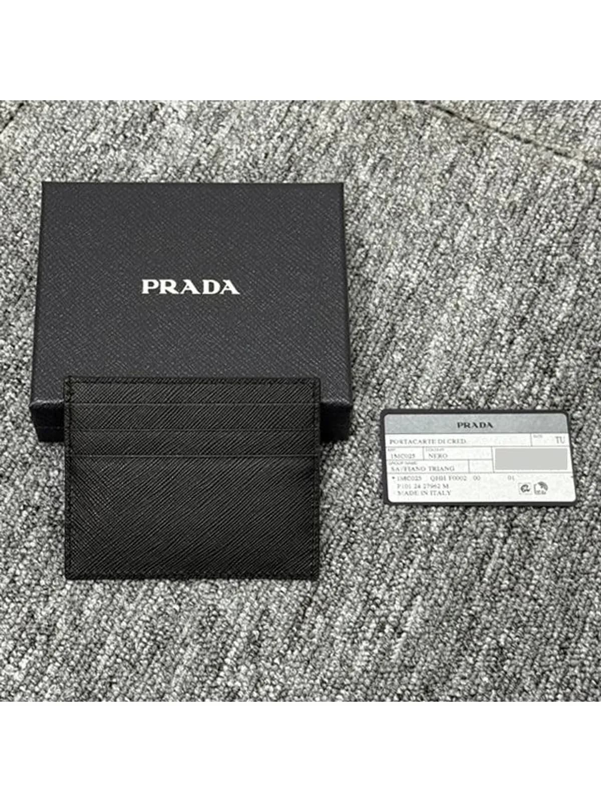 [논현 더팩토리](당일) 25SS 프라다 삼각 로고 사피아노 카드 홀더 지갑 (1MC025 QHH F0002)