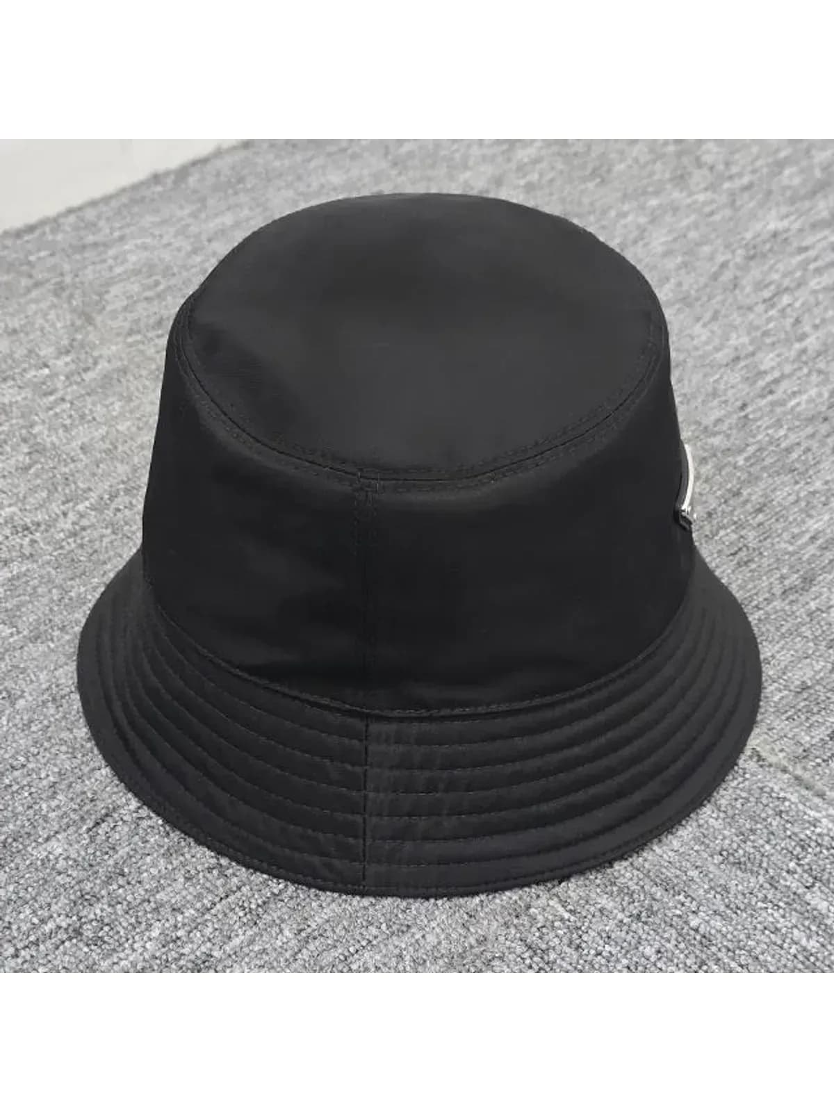 [논현 더팩토리](당일) 25FW 프라다 삼각 로고 리나일론 버킷햇 모자 (1HC137 2DMI F0002)