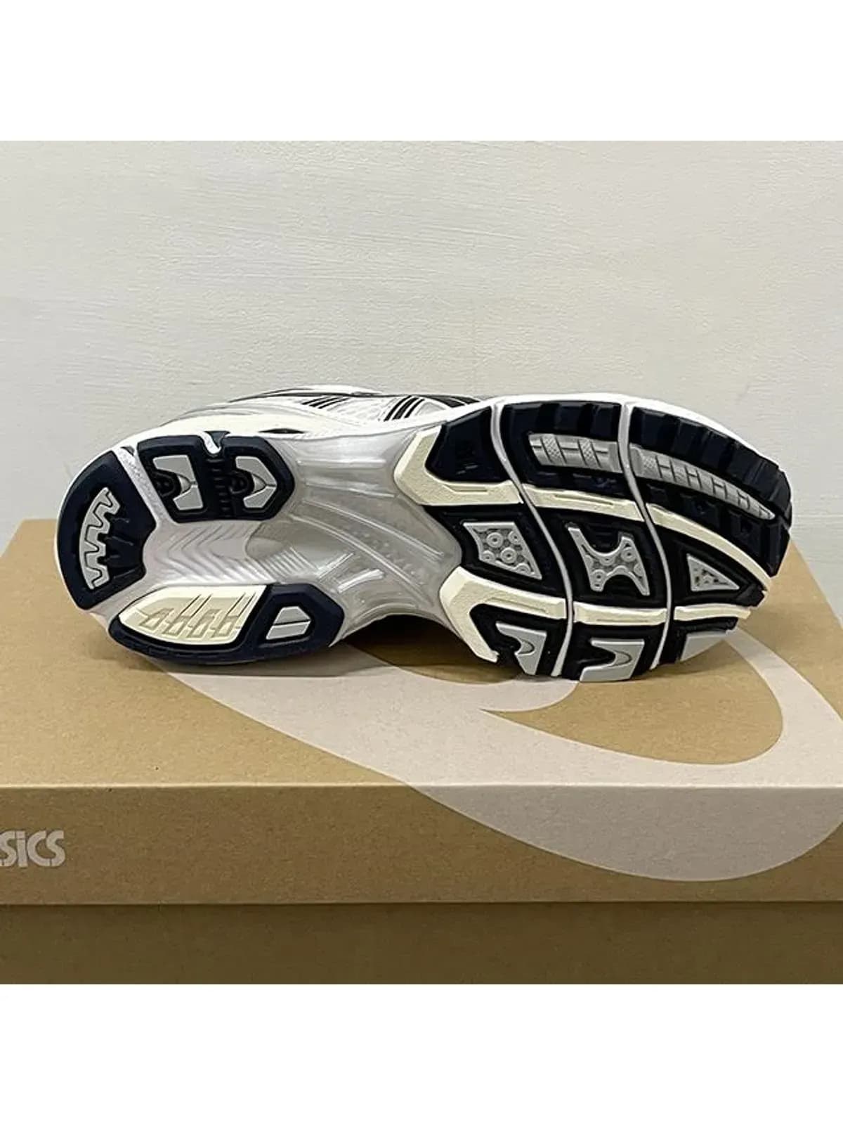 [논현 더팩토리](당일) 24FW 아식스 GEL KAYANO 젤 카야노 14 스니커즈 (1202A056 109)