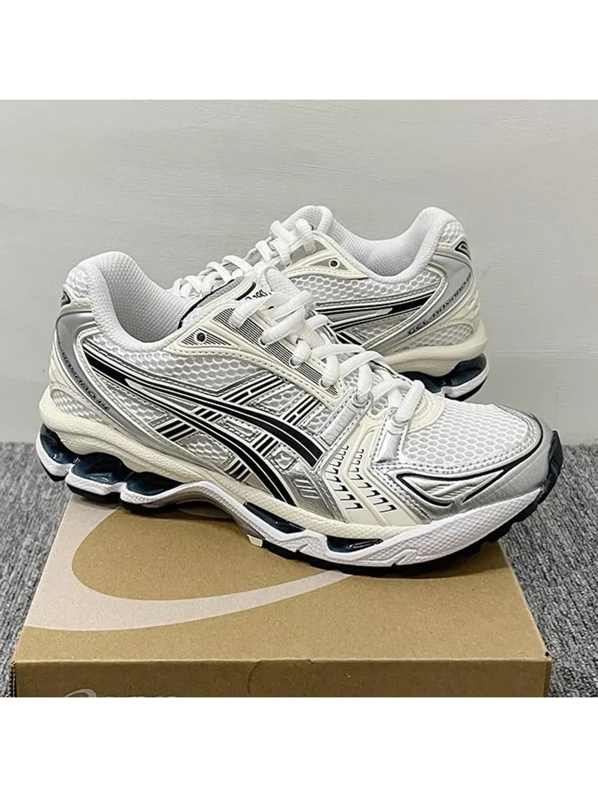 [논현 더팩토리](당일) 24FW 아식스 GEL KAYANO 젤 카야노 14 스니커즈 (1202A056 109)