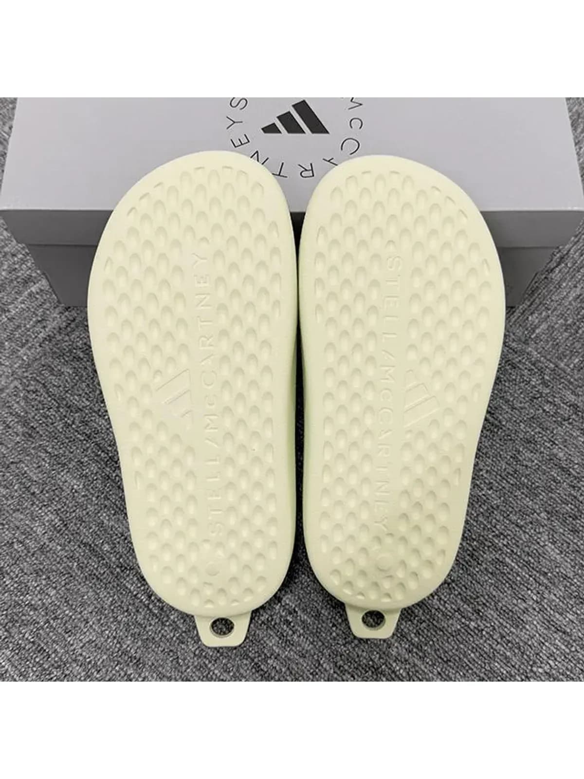 [논현 더팩토리](당일) 25SS 아디다스 X 스텔라 맥카트니 로고 슬리퍼 할로카본 (JI1217)