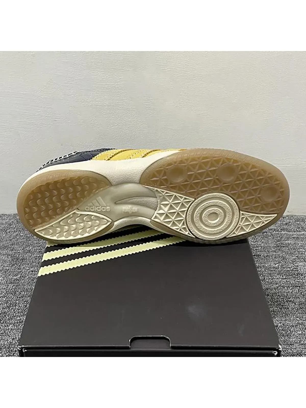 [논현 더팩토리](당일) 24FW 아디다스 X 웨일스 보너 삼바 MN 스니커즈 (IH8407)