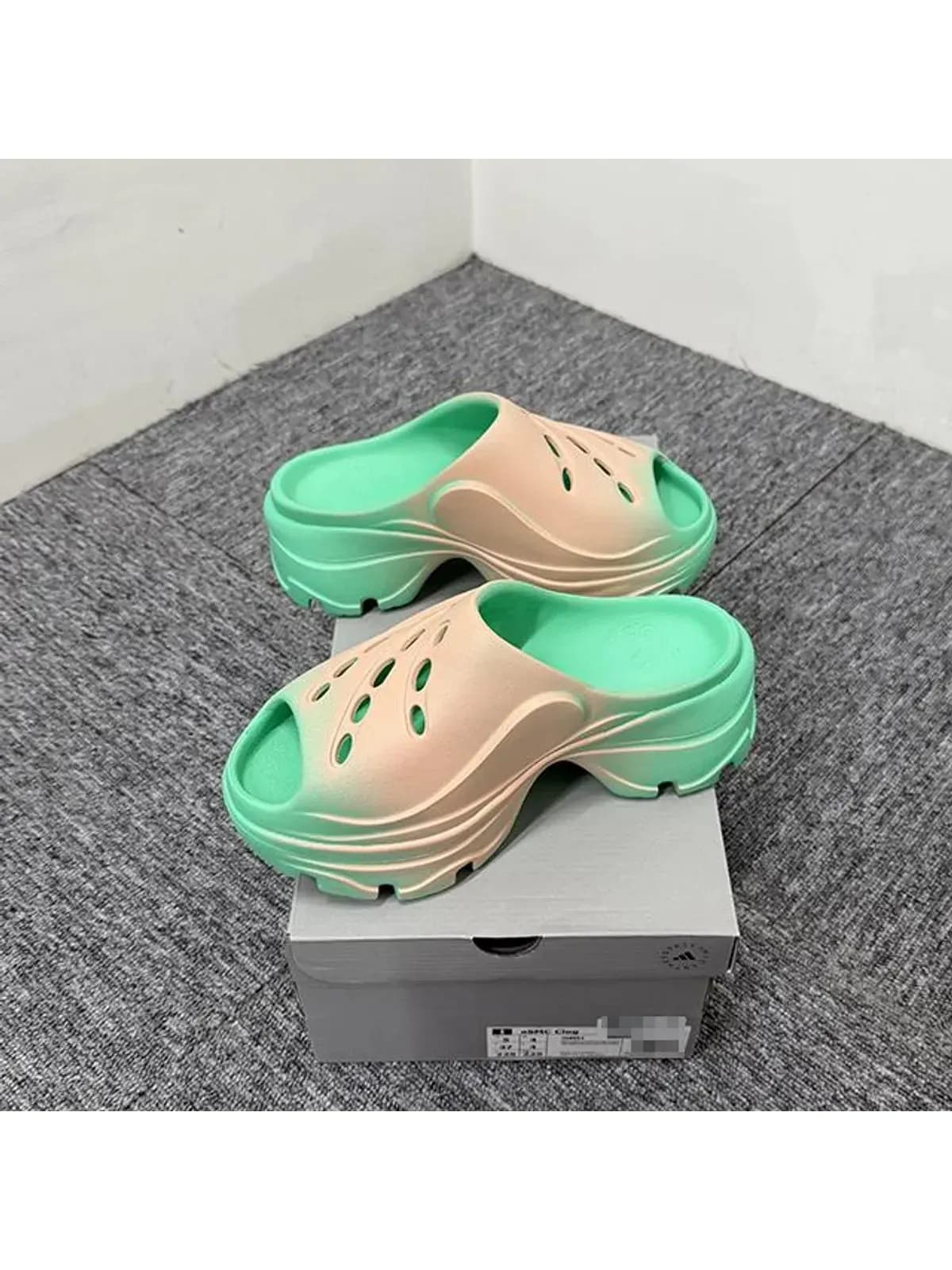 [논현 더팩토리](당일) 25SS 아디다스 X 스텔라 맥카트니 로고 슬리퍼 (JH8952)