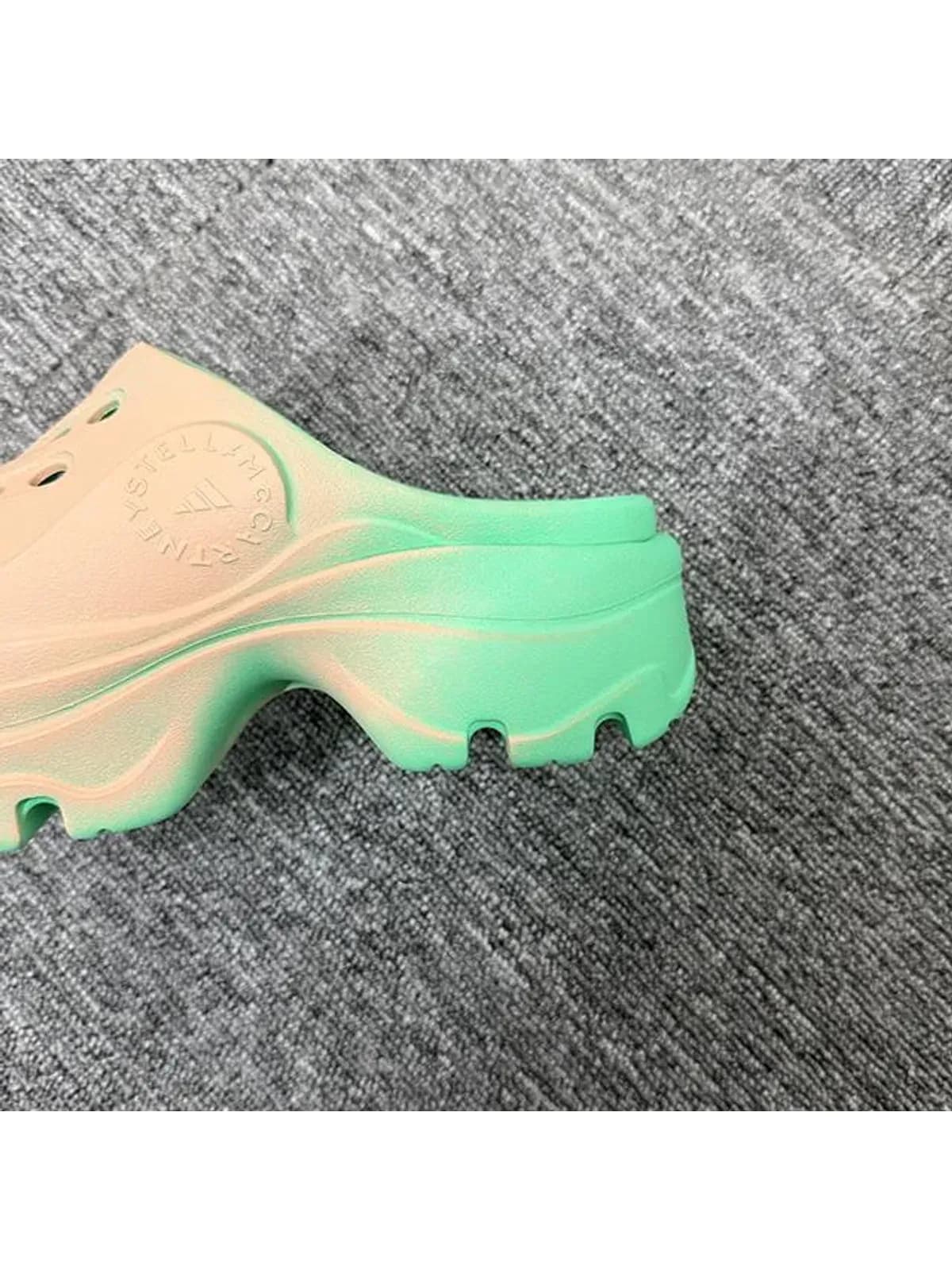 [논현 더팩토리](당일) 25SS 아디다스 X 스텔라 맥카트니 로고 슬리퍼 (JH8952)