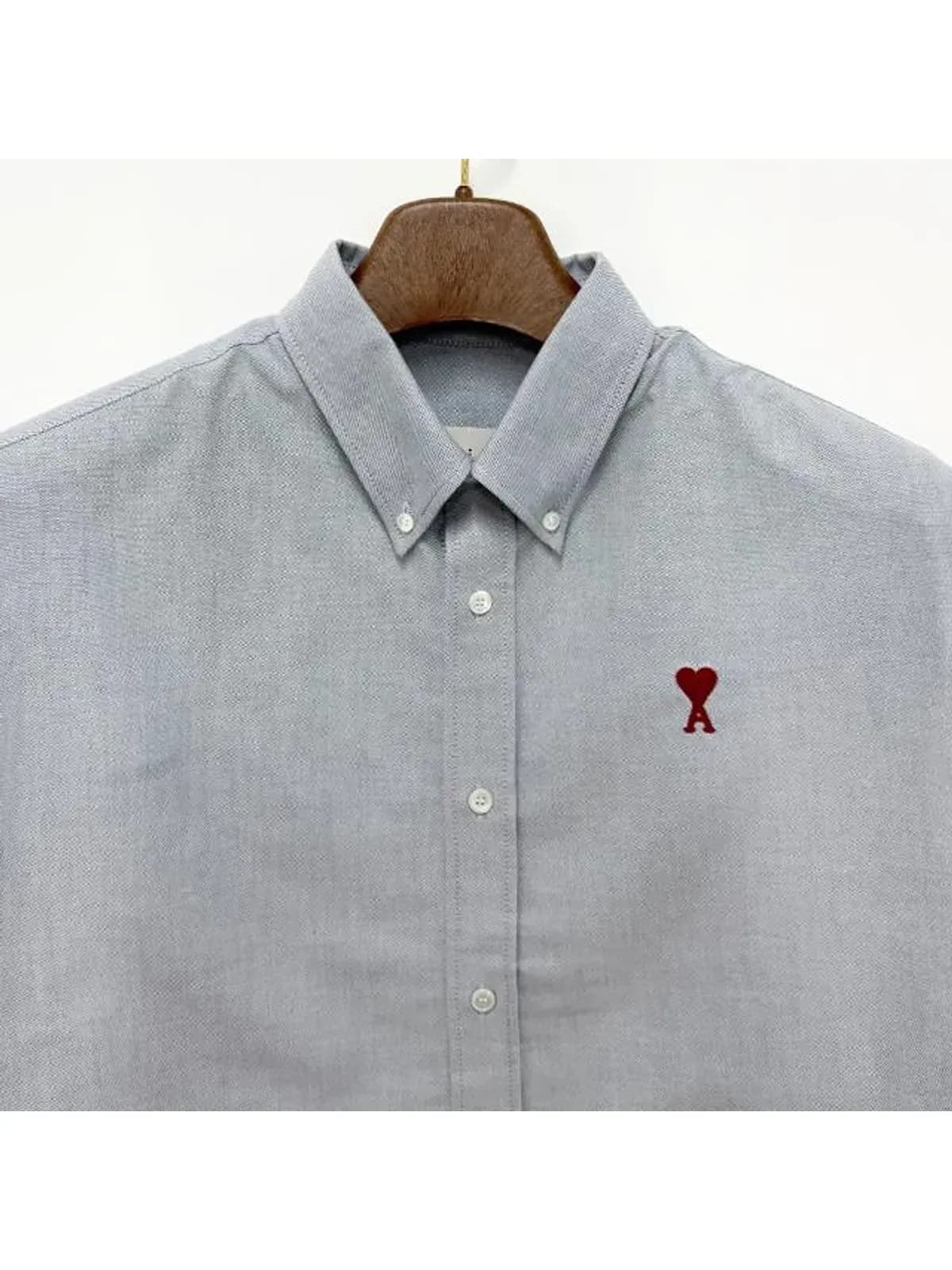 [논현 더팩토리](당일) 25SS 아미 하트 로고 박시 핏 반팔 셔츠 (HSH230 CO0031 4502)