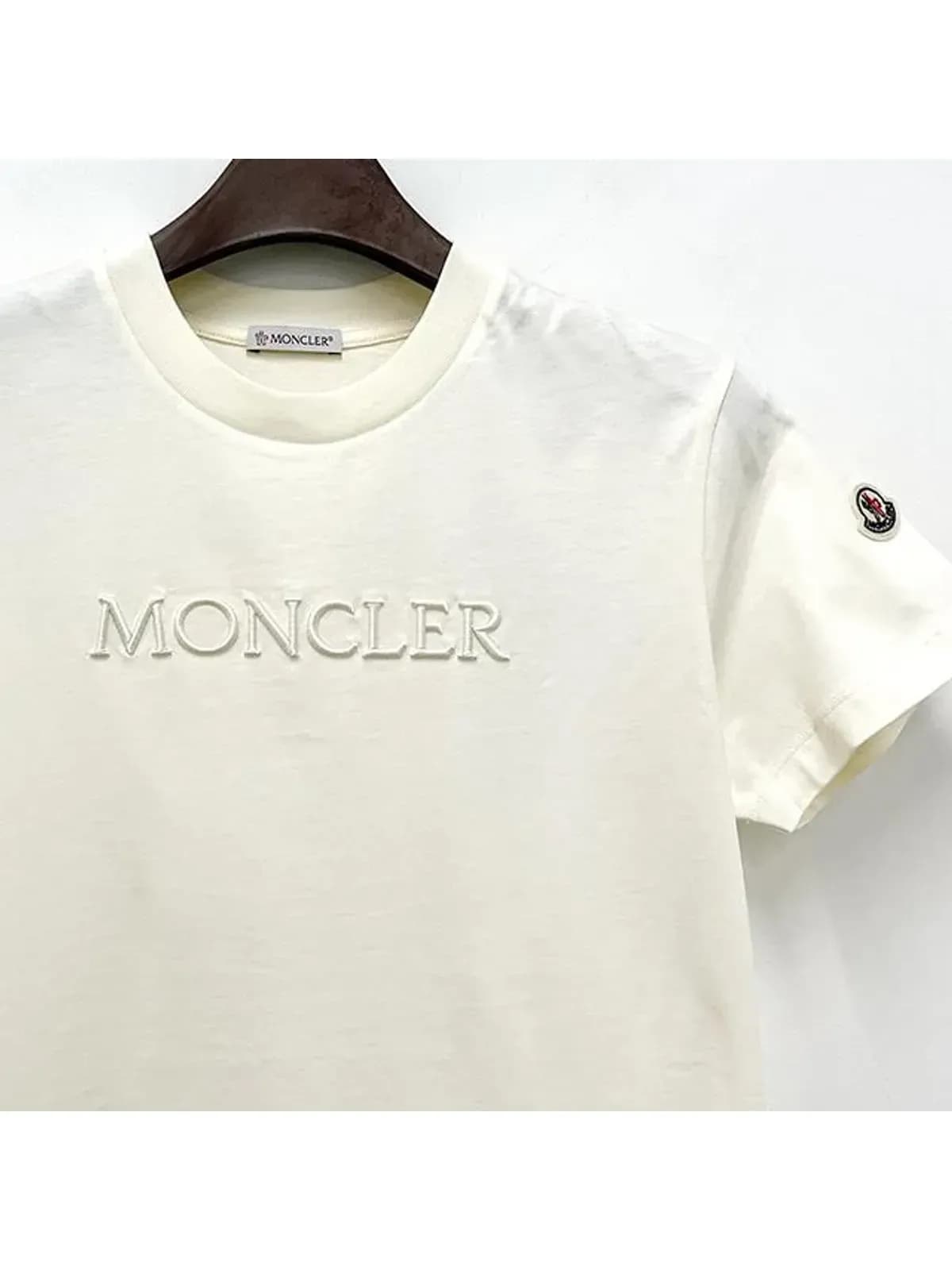 [논현 더팩토리](당일) 25SS 몽클레어 자수 토널 로고 반팔티 (8C00008 89AUO 037)