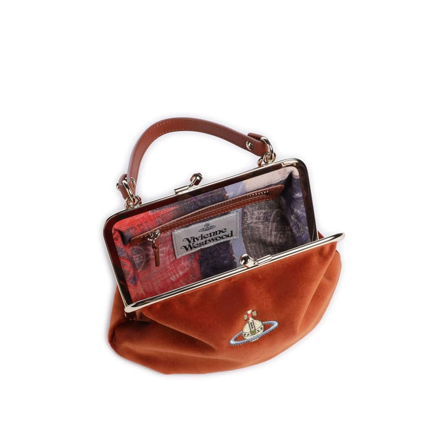 비비안웨스트우드 그래니 프레임 펄스 크로스백 (번트오렌지) 4B01000BW W00ZL F410